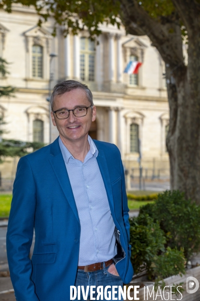 Elections Municipales Carpentras un jour de marche.