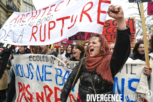 La jeunesse et les professeurs à la MANIFESTATION CONTRE LA REFORME DES RETRAITES, PARIS le 07/03/2023, 6e journée de mobilisation