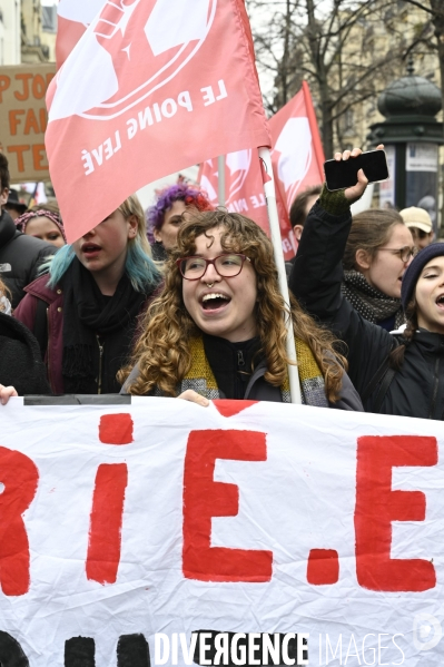 La jeunesse et les professeurs à la MANIFESTATION CONTRE LA REFORME DES RETRAITES, PARIS le 07/03/2023, 6e journée de mobilisation