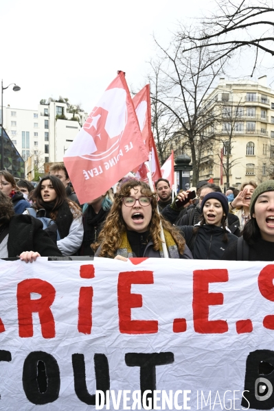 La jeunesse et les professeurs à la MANIFESTATION CONTRE LA REFORME DES RETRAITES, PARIS le 07/03/2023, 6e journée de mobilisation