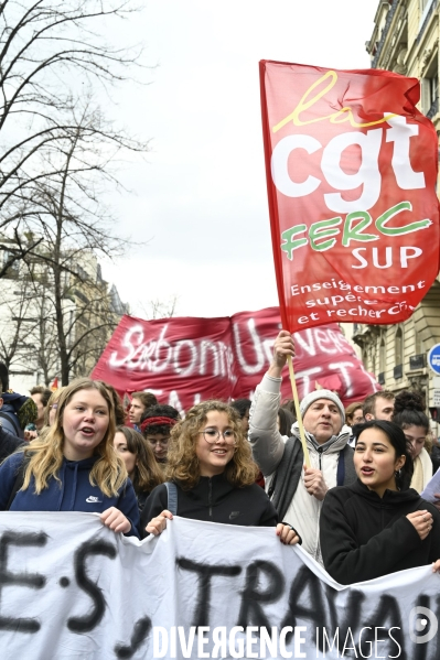 La jeunesse et les professeurs à la MANIFESTATION CONTRE LA REFORME DES RETRAITES, PARIS le 07/03/2023, 6e journée de mobilisation