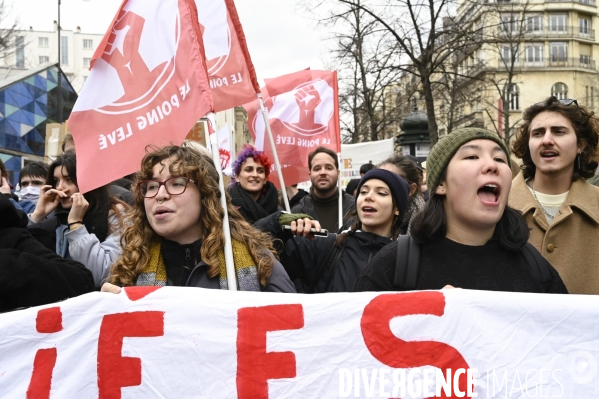 La jeunesse et les professeurs à la MANIFESTATION CONTRE LA REFORME DES RETRAITES, PARIS le 07/03/2023, 6e journée de mobilisation