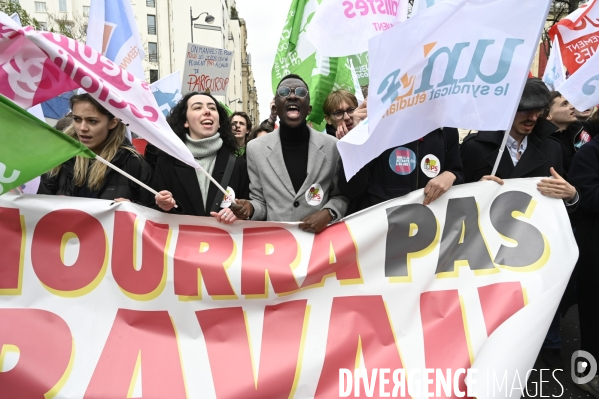 La jeunesse et les professeurs à la MANIFESTATION CONTRE LA REFORME DES RETRAITES, PARIS le 07/03/2023, 6e journée de mobilisation