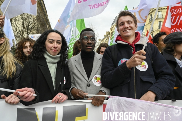 La jeunesse et les professeurs à la MANIFESTATION CONTRE LA REFORME DES RETRAITES, PARIS le 07/03/2023, 6e journée de mobilisation