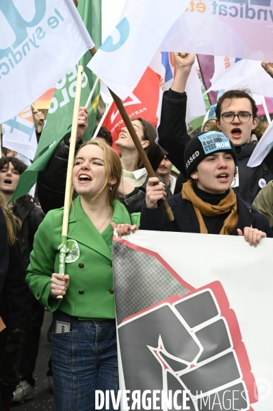 La jeunesse et les professeurs à la MANIFESTATION CONTRE LA REFORME DES RETRAITES, PARIS le 07/03/2023, 6e journée de mobilisation