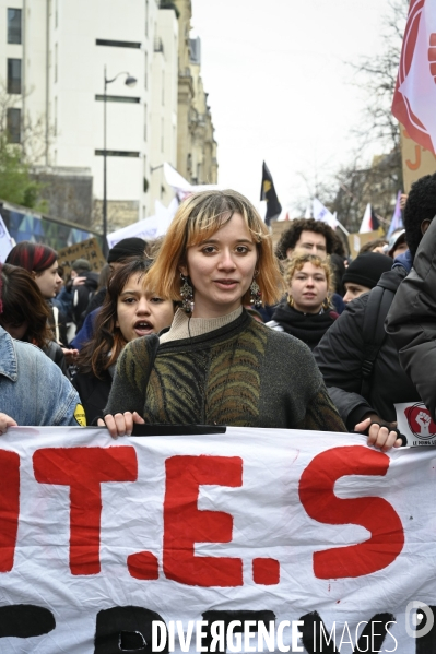 La jeunesse et les professeurs à la MANIFESTATION CONTRE LA REFORME DES RETRAITES, PARIS le 07/03/2023, 6e journée de mobilisation