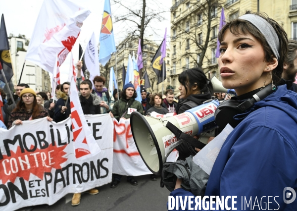 La jeunesse et les professeurs à la MANIFESTATION CONTRE LA REFORME DES RETRAITES, PARIS le 07/03/2023, 6e journée de mobilisation