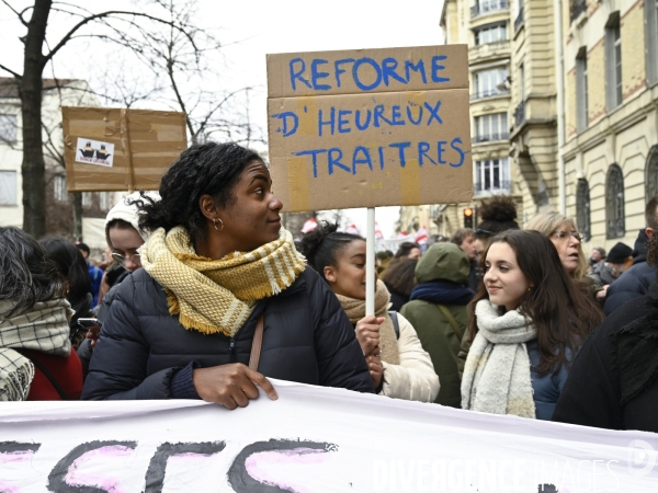 La jeunesse et les professeurs à la MANIFESTATION CONTRE LA REFORME DES RETRAITES, PARIS le 07/03/2023, 6e journée de mobilisation