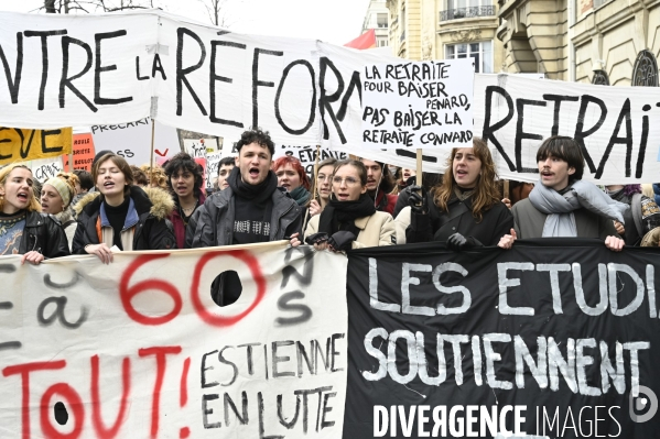 La jeunesse et les professeurs à la MANIFESTATION CONTRE LA REFORME DES RETRAITES, PARIS le 07/03/2023, 6e journée de mobilisation