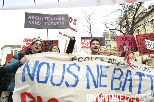 La jeunesse et les professeurs à la MANIFESTATION CONTRE LA REFORME DES RETRAITES, PARIS le 07/03/2023, 6e journée de mobilisation