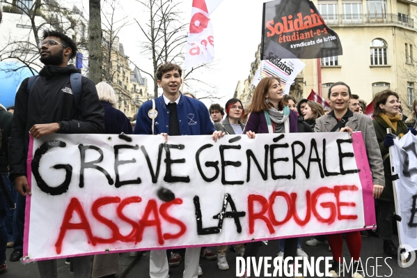 La jeunesse et les professeurs à la MANIFESTATION CONTRE LA REFORME DES RETRAITES, PARIS le 07/03/2023, 6e journée de mobilisation