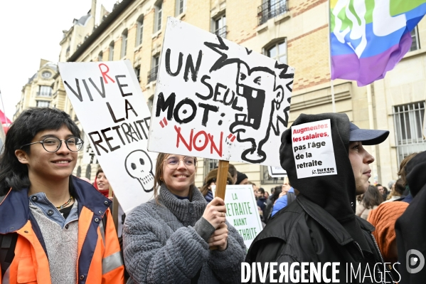 La jeunesse et les professeurs à la MANIFESTATION CONTRE LA REFORME DES RETRAITES, PARIS le 07/03/2023, 6e journée de mobilisation