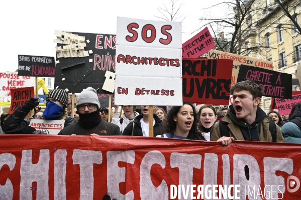 La jeunesse et les professeurs à la MANIFESTATION CONTRE LA REFORME DES RETRAITES, PARIS le 07/03/2023, 6e journée de mobilisation