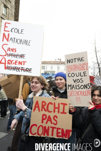 La jeunesse et les professeurs à la MANIFESTATION CONTRE LA REFORME DES RETRAITES, PARIS le 07/03/2023, 6e journée de mobilisation