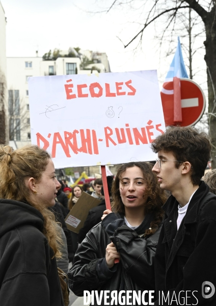 La jeunesse et les professeurs à la MANIFESTATION CONTRE LA REFORME DES RETRAITES, PARIS le 07/03/2023, 6e journée de mobilisation