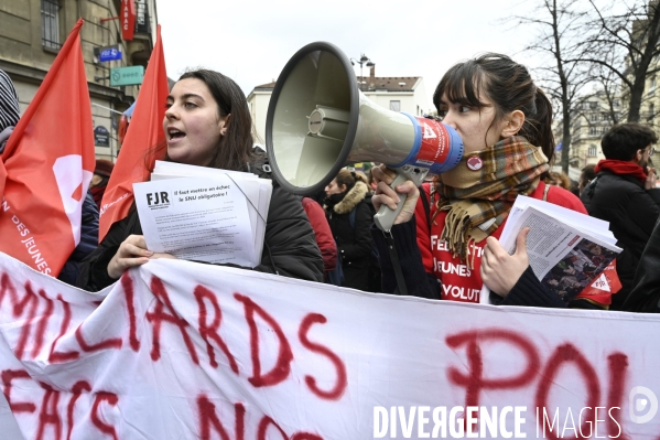 La jeunesse et les professeurs à la MANIFESTATION CONTRE LA REFORME DES RETRAITES, PARIS le 07/03/2023, 6e journée de mobilisation