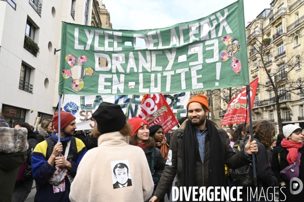 La jeunesse et les professeurs à la MANIFESTATION CONTRE LA REFORME DES RETRAITES, PARIS le 07/03/2023, 6e journée de mobilisation