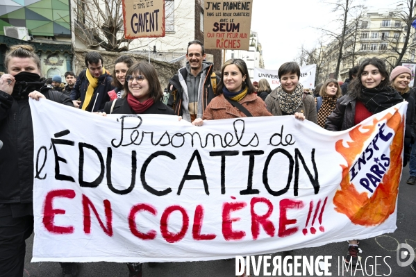 La jeunesse et les professeurs à la MANIFESTATION CONTRE LA REFORME DES RETRAITES, PARIS le 07/03/2023, 6e journée de mobilisation