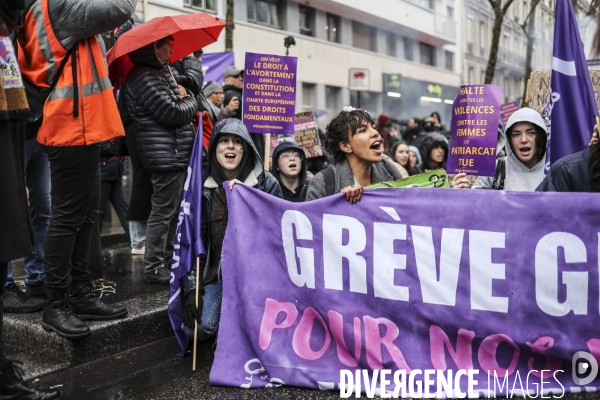 Manifestation contre les retraites et pour les droits des femmes