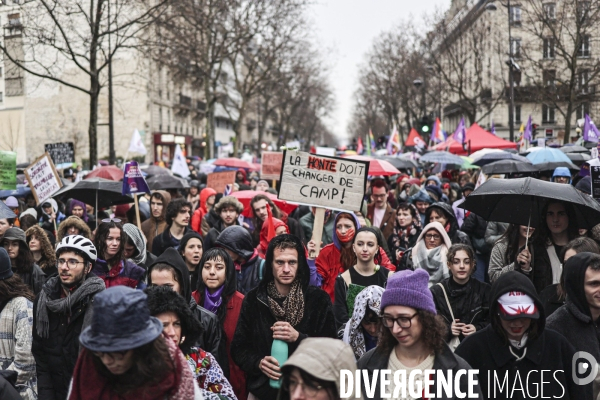 Manifestation contre les retraites et pour les droits des femmes