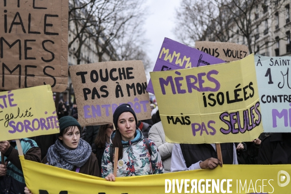Manifestation contre les retraites et pour les droits des femmes