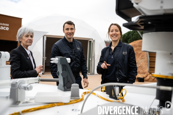 Toulouse : sophie adenot et arnaud prost astronautes