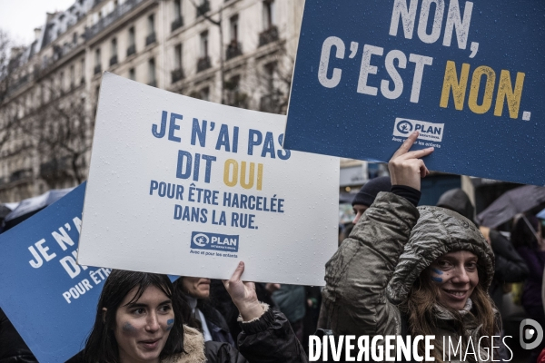 Manifestation à l appel des organisations féministes