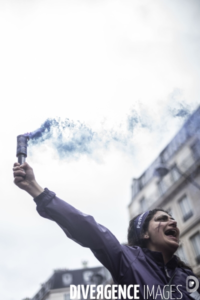 Manifestation à l appel des organisations féministes