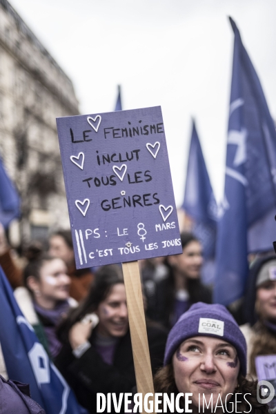 Manifestation à l appel des organisations féministes