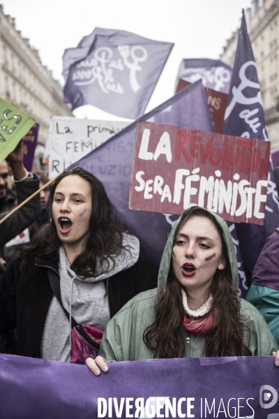 Manifestation à l appel des organisations féministes