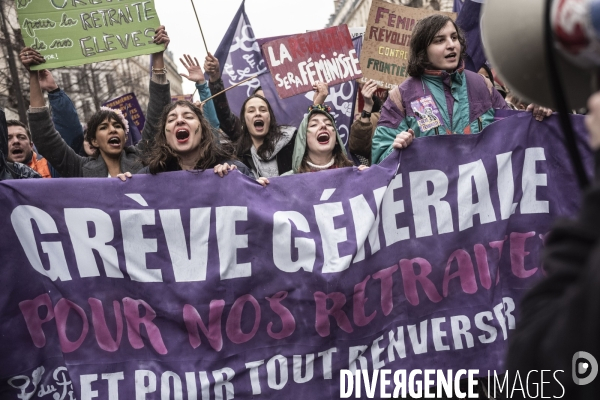 Manifestation à l appel des organisations féministes