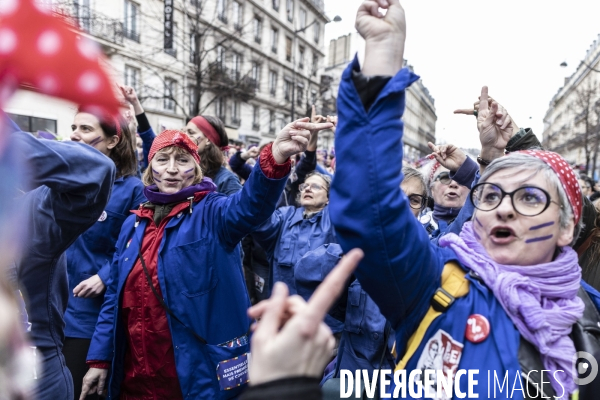 Manifestation à l appel des organisations féministes