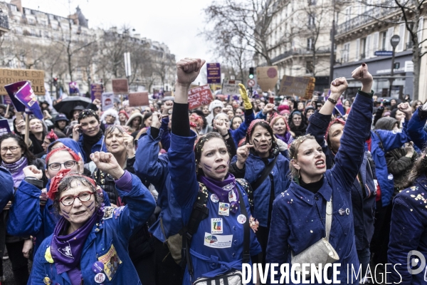 Manifestation à l appel des organisations féministes