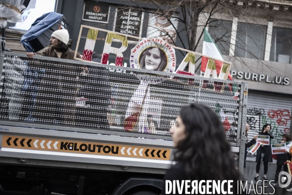 Manifestation à l appel des organisations féministes