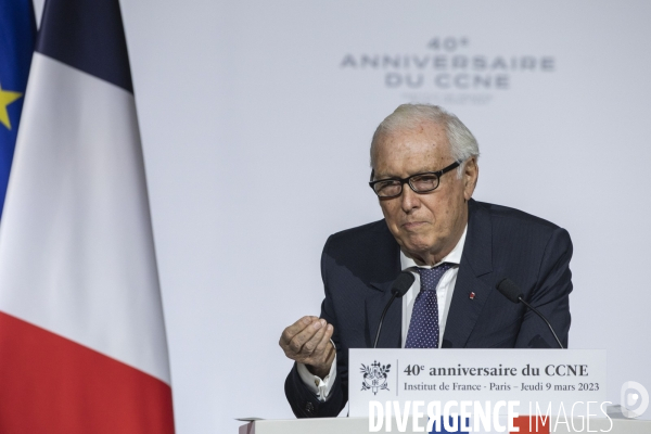 Emmanuel MACRON à l Institut de France pour les 40 ans du CCNE