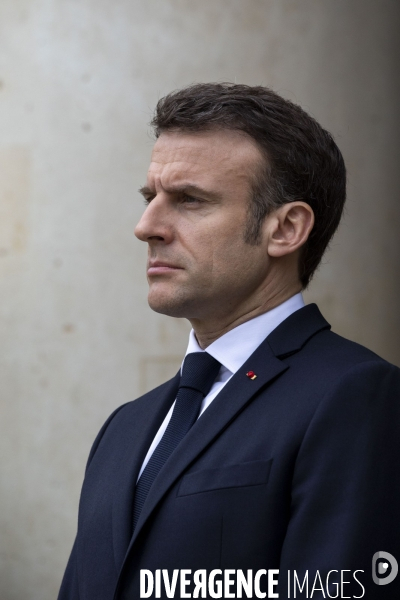 Portraits d Emmanuel MACRON.