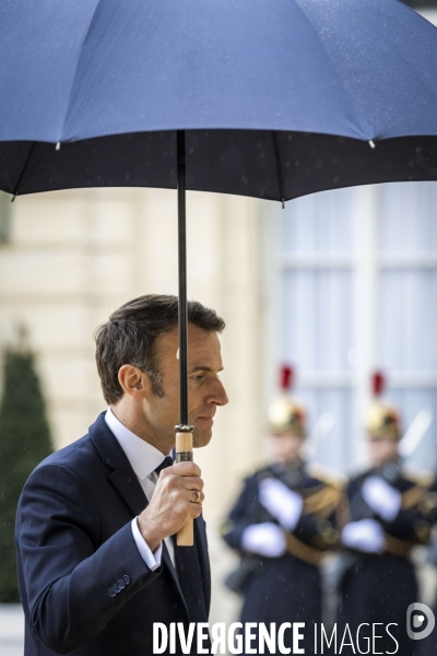 Portraits d Emmanuel MACRON.