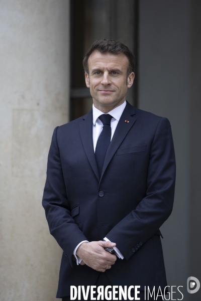 Portraits d Emmanuel MACRON.