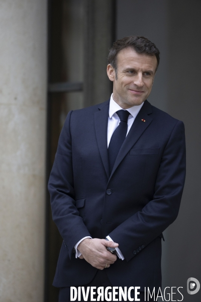 Portraits d Emmanuel MACRON.