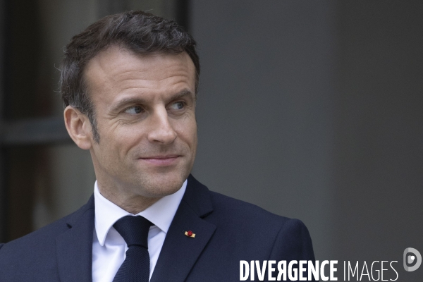 Portraits d Emmanuel MACRON.