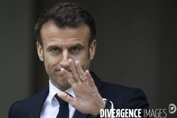 Portraits d Emmanuel MACRON.