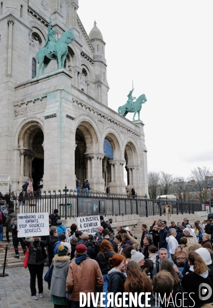 Manifestation de L association tous ensemble les abusés sexuels de l église