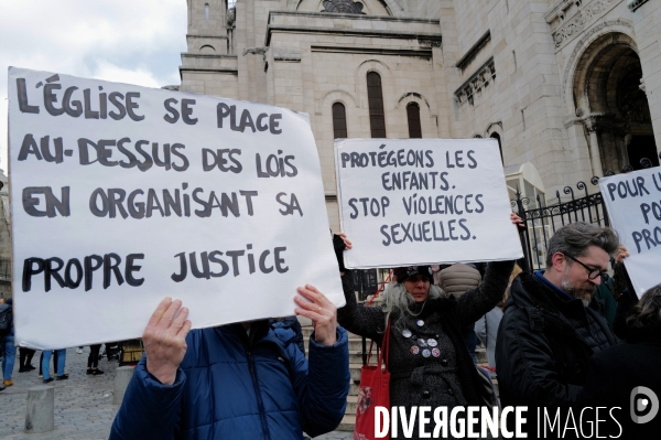 Manifestation de L association tous ensemble les abusés sexuels de l église
