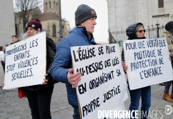 Manifestation de L association tous ensemble les abusés sexuels de l église