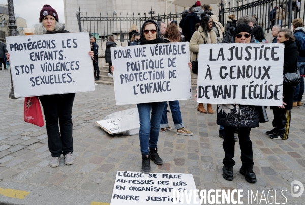 Manifestation de L association tous ensemble les abusés sexuels de l église