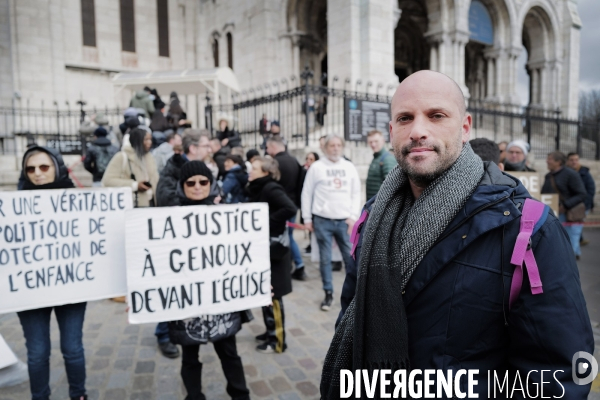 Manifestation de L association tous ensemble les abusés sexuels de l église