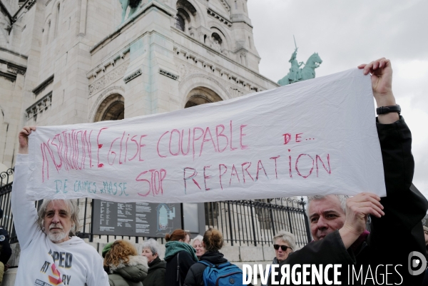 Manifestation de L association tous ensemble les abusés sexuels de l église