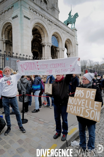 Manifestation de L association tous ensemble les abusés sexuels de l église