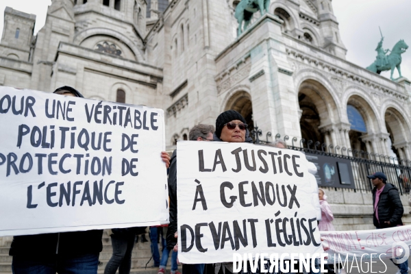 Manifestation de L association tous ensemble les abusés sexuels de l église