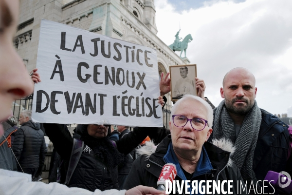 Manifestation de L association tous ensemble les abusés sexuels de l église